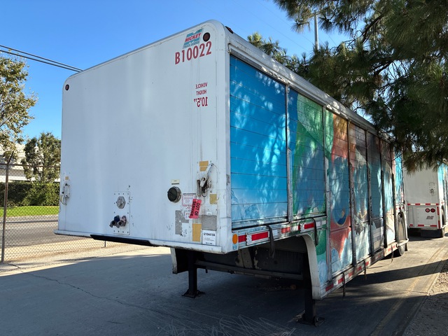 2010 Mickey 14 Bay S/A Beverage Trailer