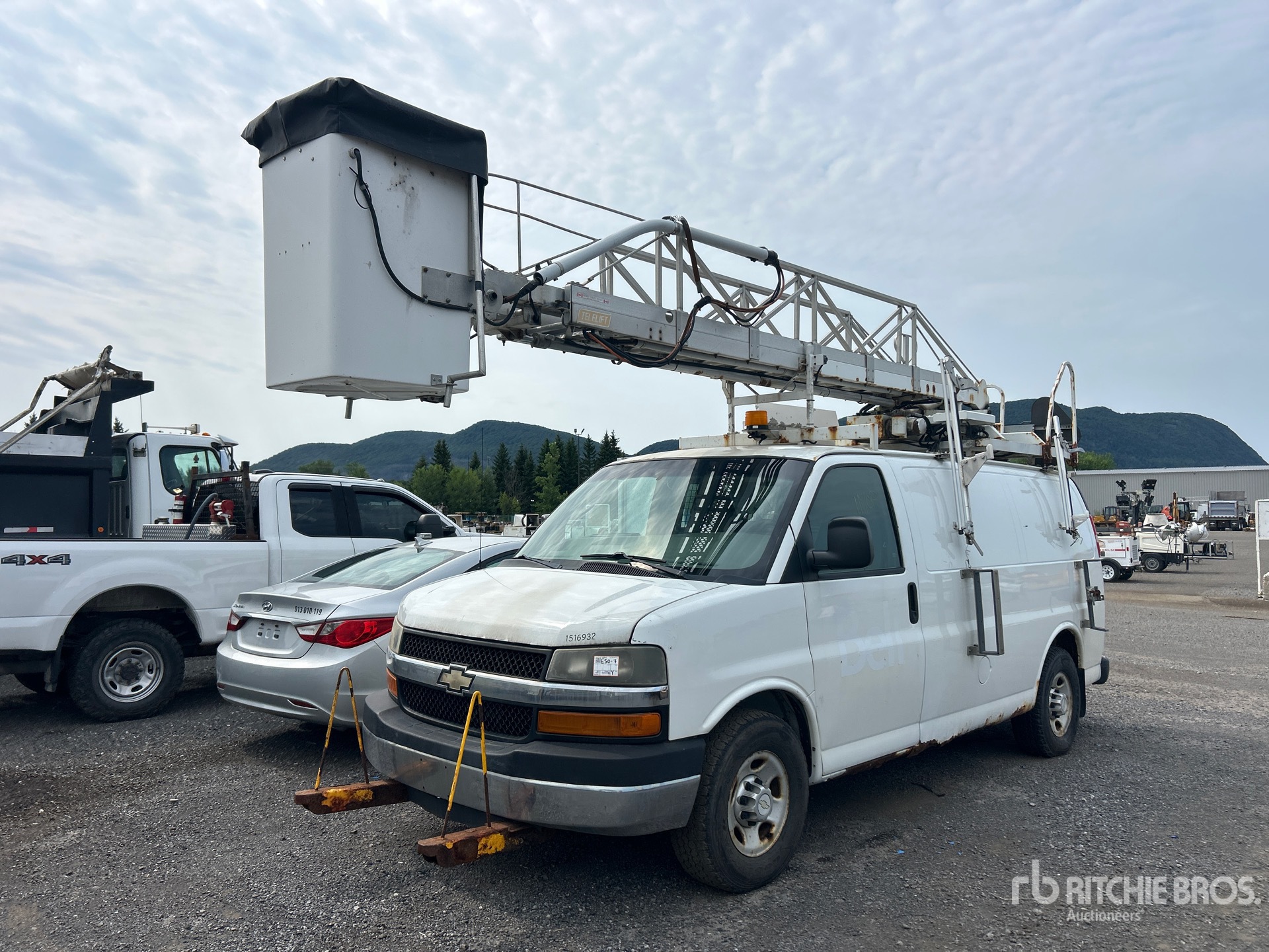 2010 Telelift TTS 25-5-GY 35 ft on 2011 Chevrolet 3500 4x2 Van Mounted Aerial Lift