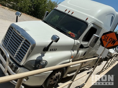 2016 Freightliner Cascadia 125 Ciągnik siodłowy T/A z kabiną sypialną