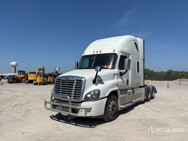 2016 Freightliner Cascadia 125 6x4 T/A Sleeper Truck Tractor
