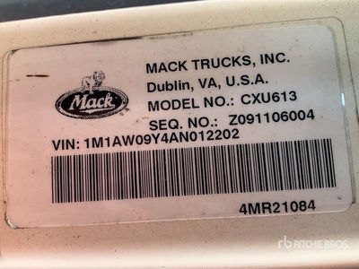 2010 Mack CXN613 Pinnacle 6x4 Ciągnik siodłowy T/A z kabiną sypialną