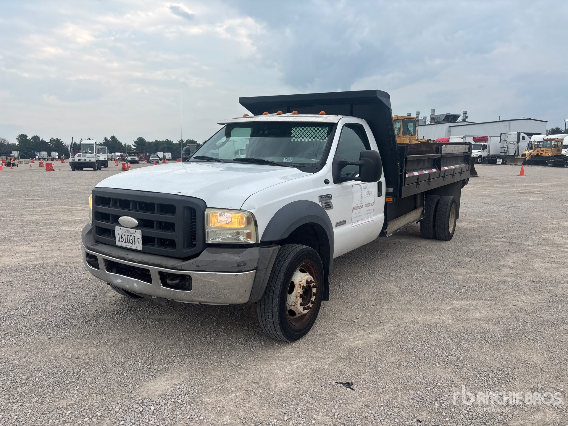 2005 Ford F-450 XL 4x2 Dump Truck