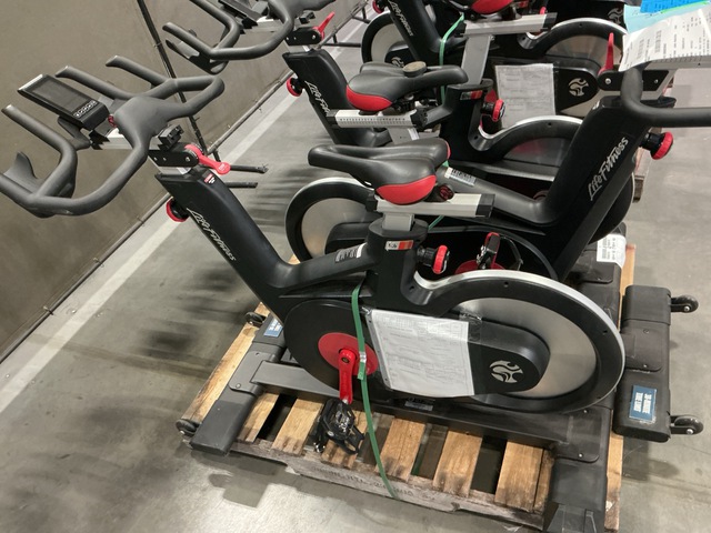 (9) Life Fitness IC-LFIC6B1-01 Indoor Cycles