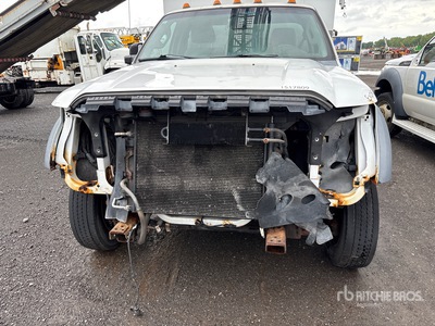 2011 Ford F-550 4x2 Camion cesta