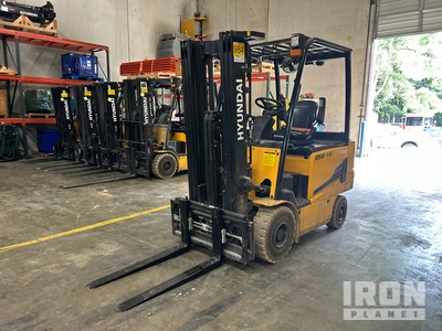 Hyundai 25B-9U 5000 lb Electric Forklift