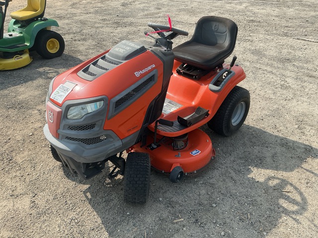 Husqavarna YTH 18542 Lawn Mower