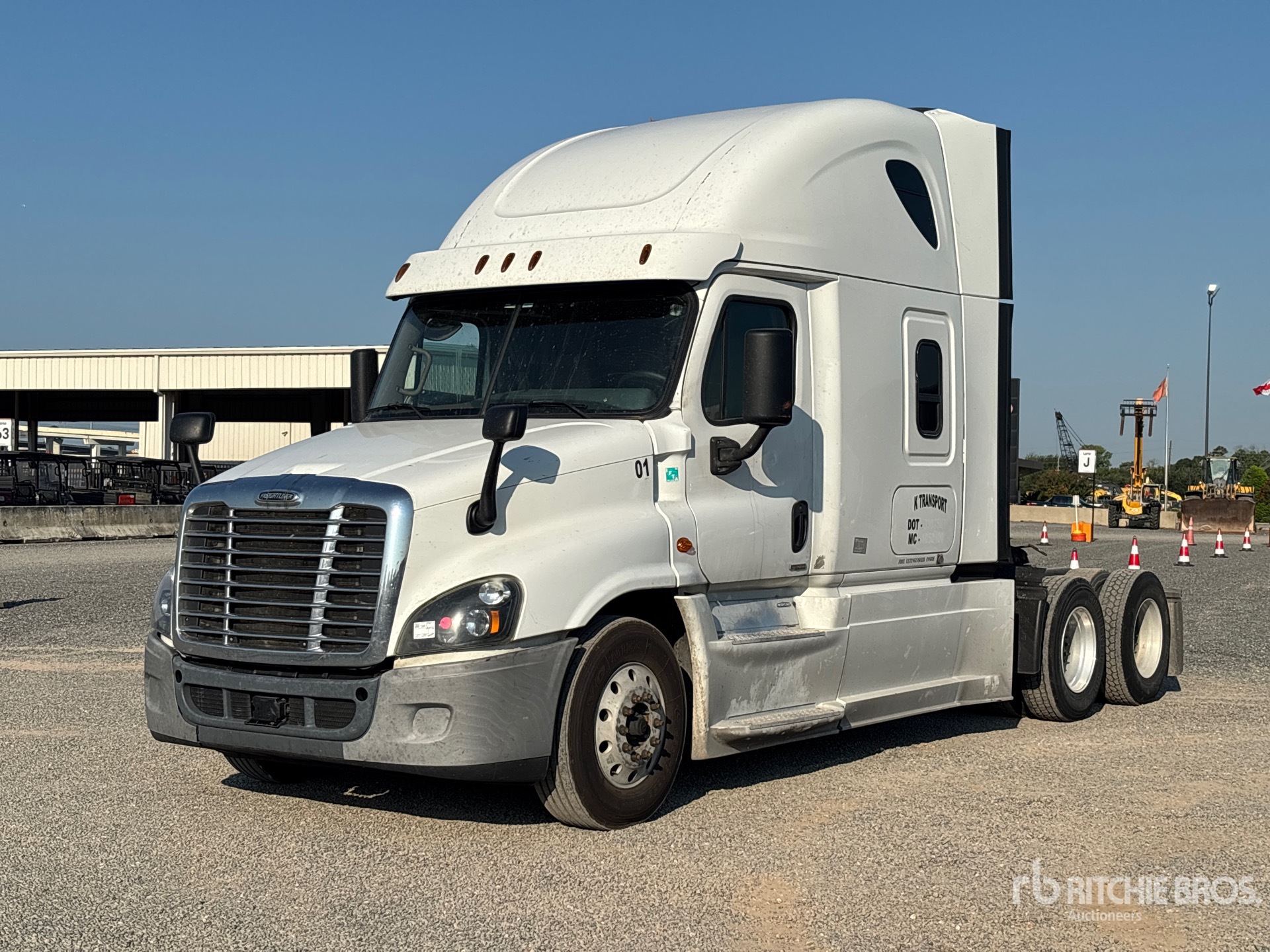 2016 Freightliner Cascadia 125 6x4 T/A Sleeper Truck Tractor
