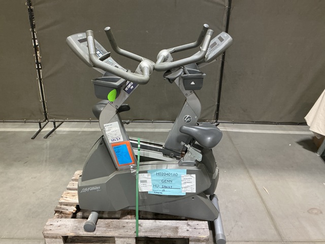 (2) Life Fitness 95Ci Exercise Bikes