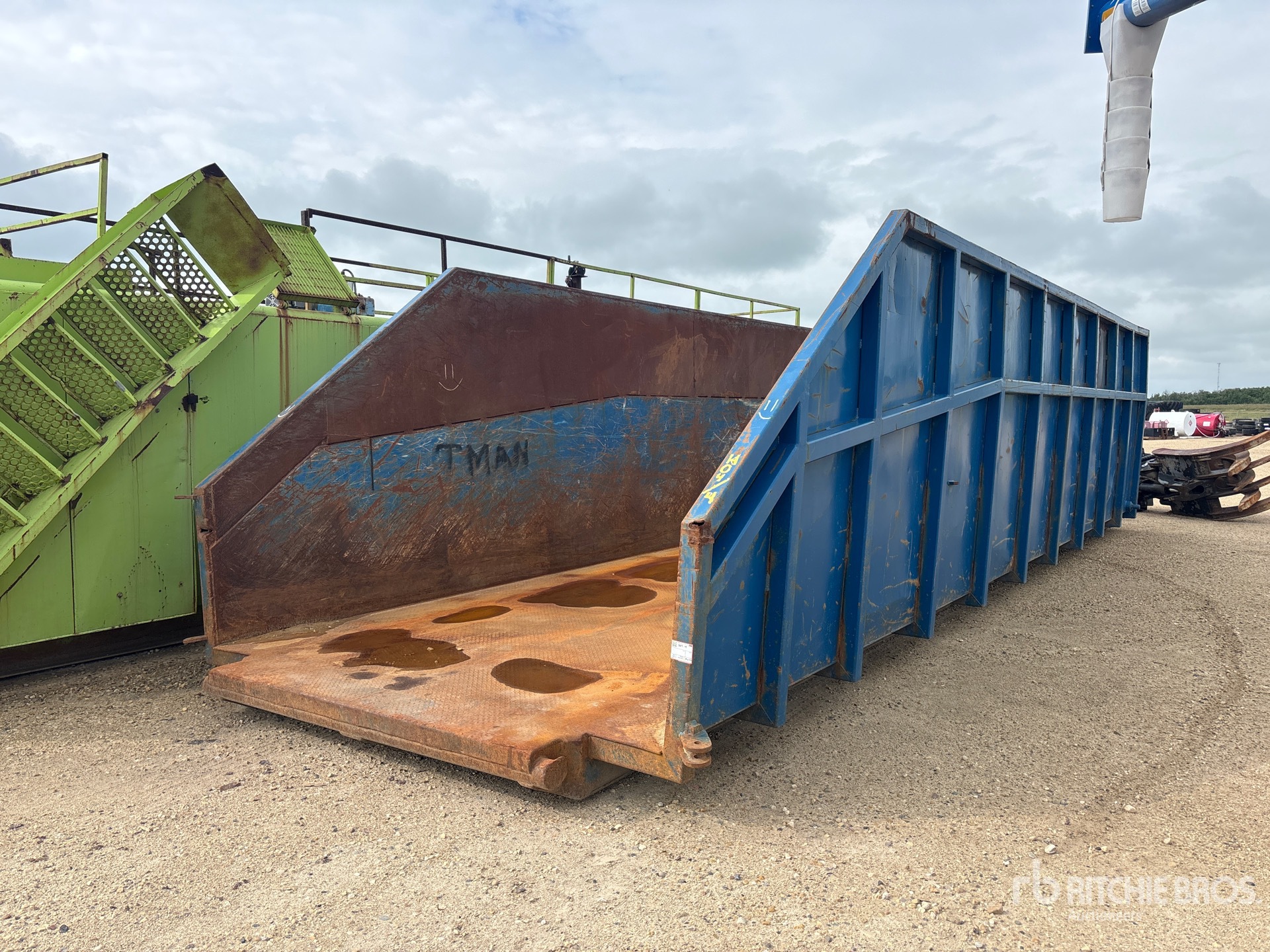 38 ft Shale Bin