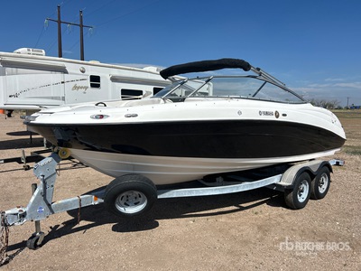 2007 Yamaha AR210 21 ft Bateau à propulsion hydraulique w/2017 Midwest Trailer