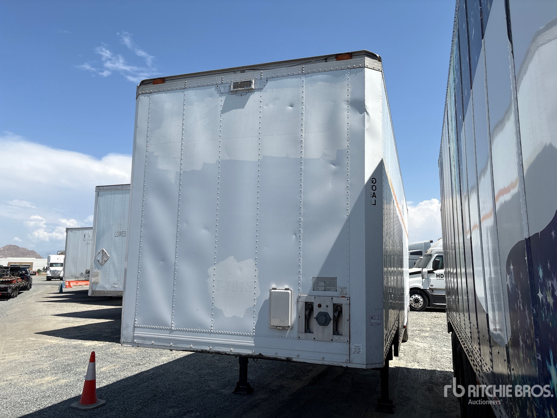 1989 Kentucky 35 ft x 102 in S/A Moving Van Trailer
