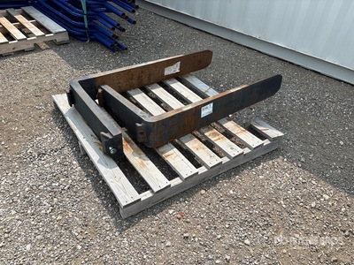 Quantity of (2) 48 in Fork Tines Accessoires - divers construction