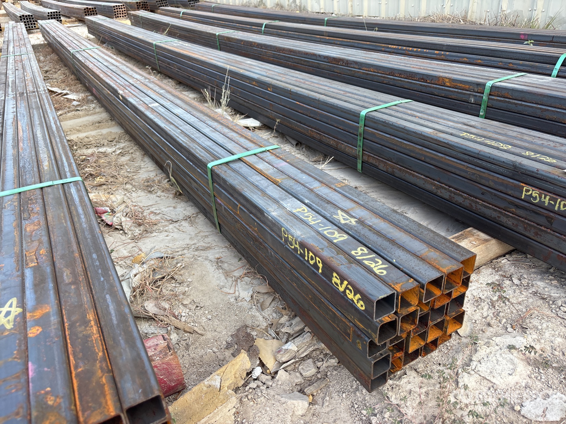 Quantity of (25) 2025 Kit Containers 1.5 in x 1.5 in x 20 ft Square Tubing (Unused)