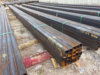 Quantity of (25) 2025 Kit Containers 1.5 in x 1.5 in x 20 ft Square Tubing Divers - Métaux (Unused)