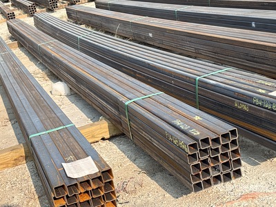 Quantity of (25) 2025 Kit Containers 1.5 in x 1.5 in x 24 ft Square Tubing (Unused)