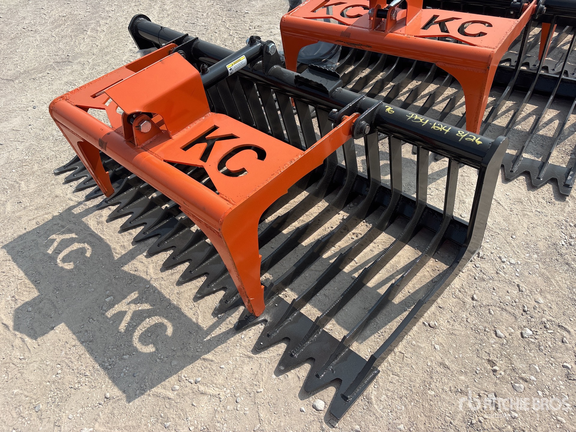 2025 Kit Containers QT-SG-S76-V3 76 in Skeleton Skid Steer Grapple (Unused)