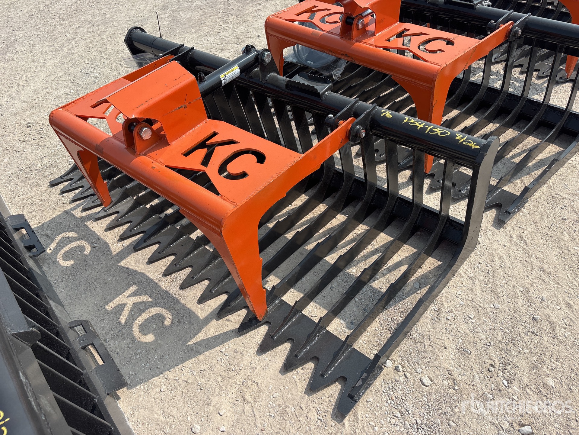 2025 Kit Containers QT-SG-S76-V3 76 in Skeleton Skid Steer Grapple (Unused)