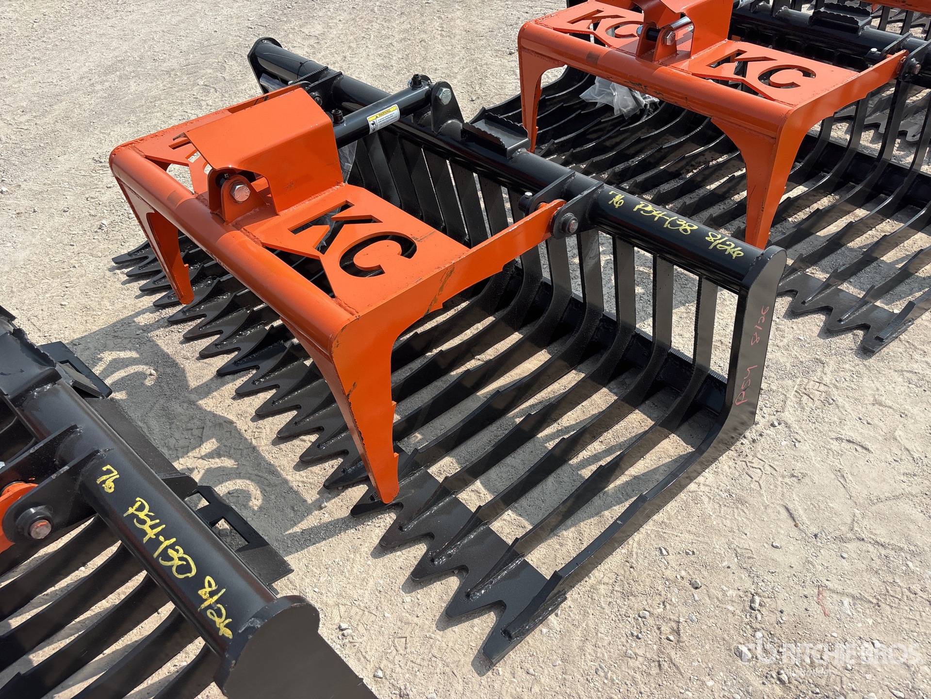 2025 Kit Containers QT-SG-S76-V3 76 in Skeleton Skid Steer Grapple (Unused)