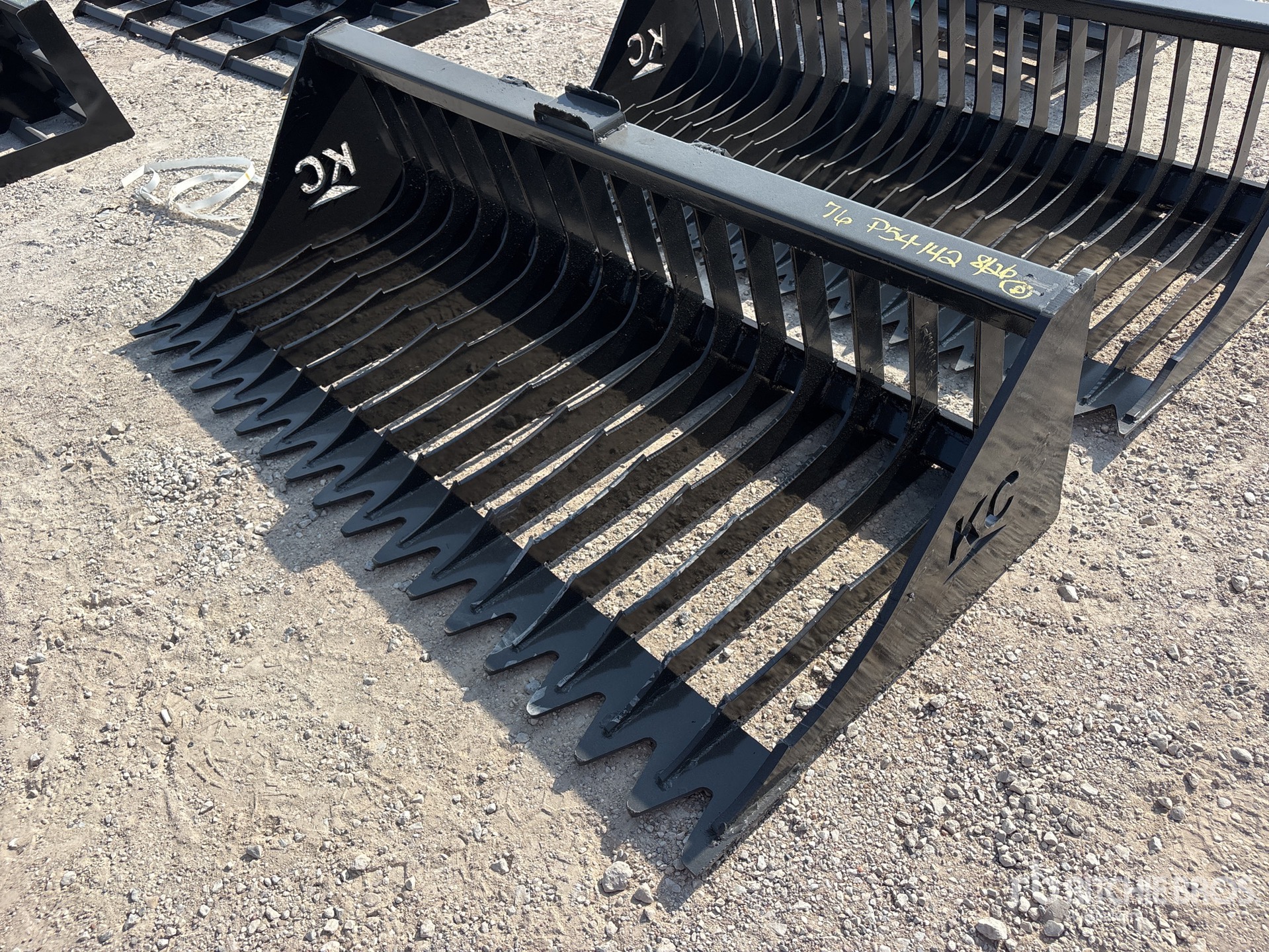 2025 Kit Containers QT-SB-H76-V3 76 in Skeleton Skid Steer Bucket (Unused)