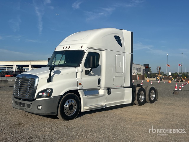 2018 Freightliner Cascadia 125 6x4 T/A Sleeper Truck Tractor