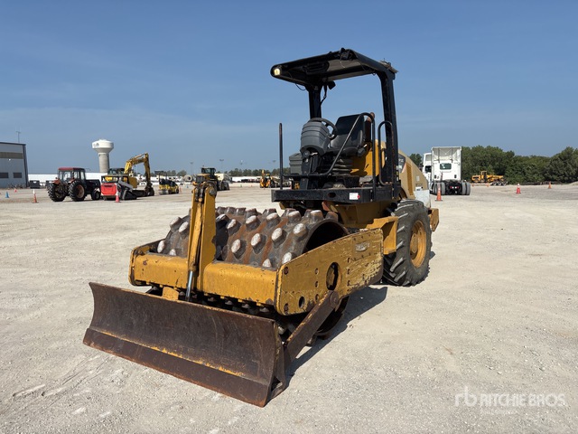 2013 Cat CP44 Padfoot Drum Compactor