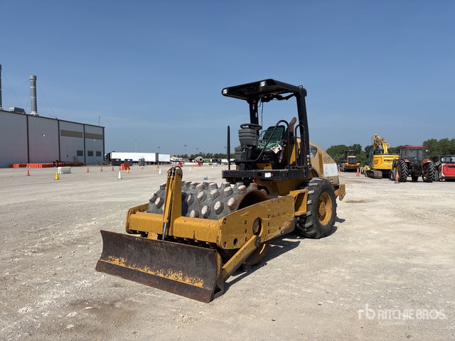 2014 Cat CP44 Padfoot Drum Compactor