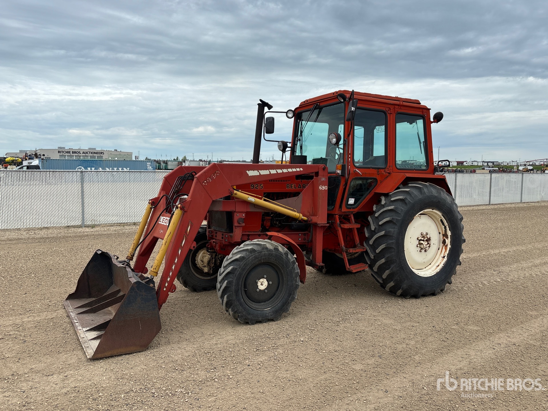 1992 Belarus 925 4WD Tractor