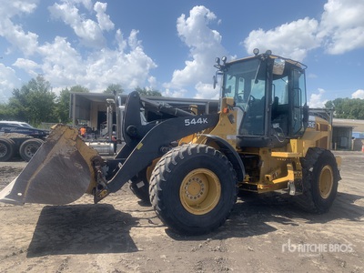 2015 John Deere 544K جرافة
