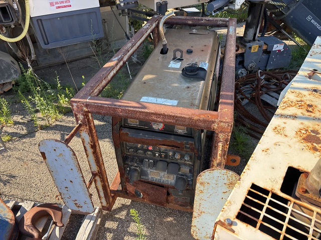 Lincoln 46 A Skid-Mounted Stick Engine Driven Welder