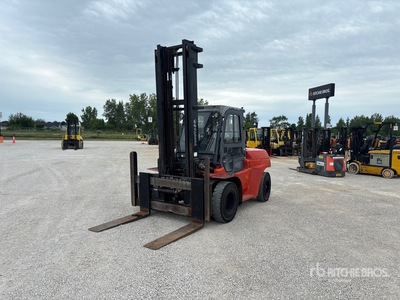 2006 Toyota 7FDU70 14100 lb Pneumatic Tire Chariot Élévateur