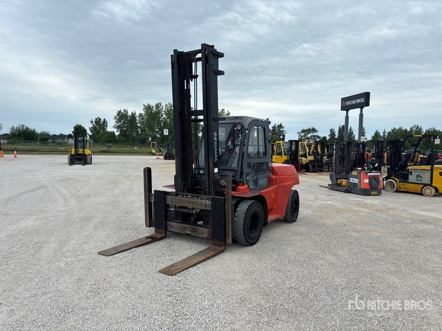 2006 Toyota 7FDU70 14100 lb Pneumatic Tire Forklift