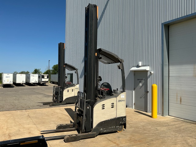 2011 Crown RM6095S-45 4500 lb Reach Truck