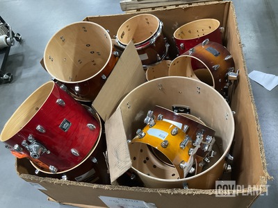 (17) Assorted Drums