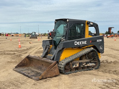 2012 John Deere 323D Two-Speed Compact Track Loader