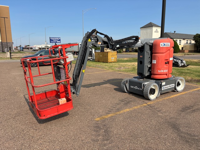 2018 Skyjack SJ30 ARJE 2WD Electric Articulating Boom Lift