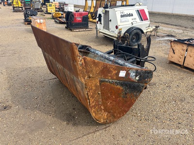 70 in Q/C Hydraulic Tilting Excavator Bucket