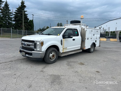 2019 Ford F-350 XLT 4x2 Extended Cab サービスカー