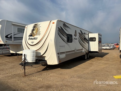 2008 Fleetwood Prowler 27 ft T/A Travel Trailer