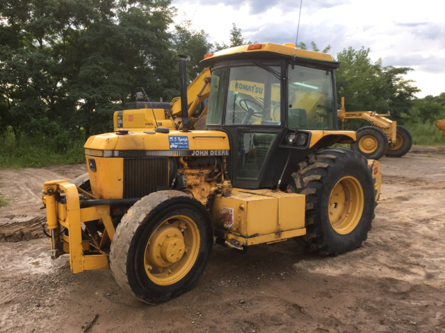 John Deere 2555 4WD Tractor