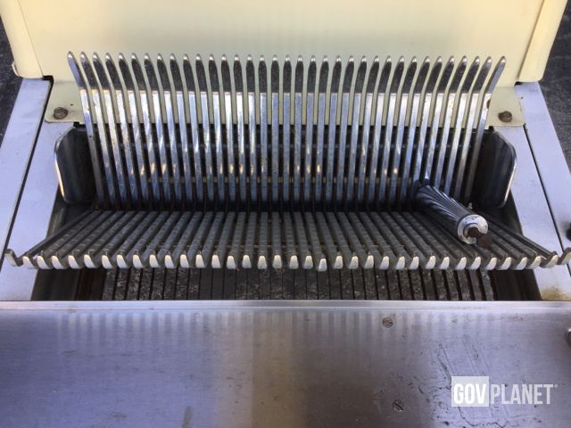 Surplus 1 Berkel Countertop Bread Slicer 3 Food Displaying