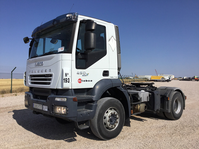 2007 Iveco Trakker 450 4x2 Sleeper Truck Tractor