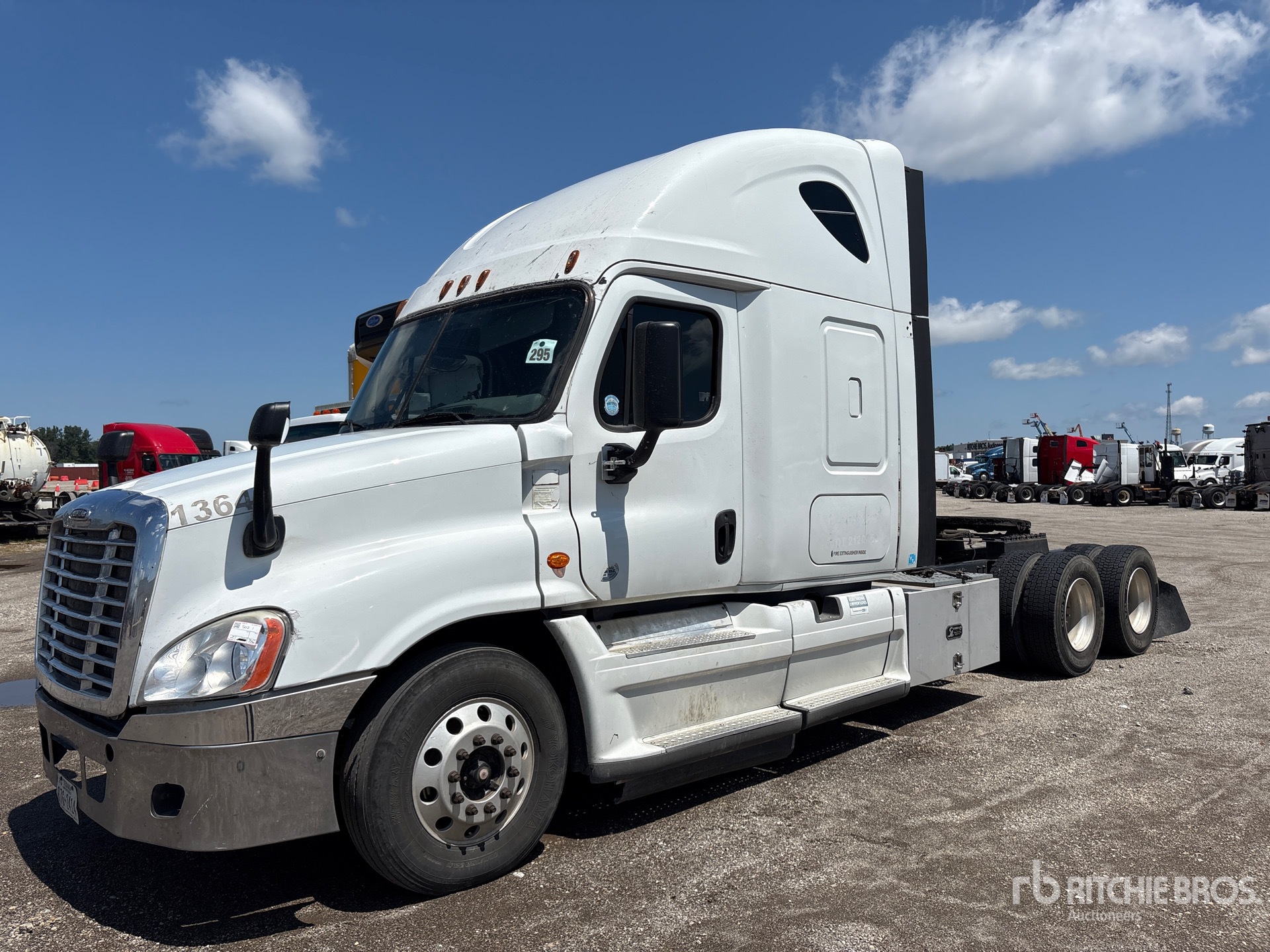 2015 Freightliner Cascadia 125 6x4 T/A Sleeper Truck Tractor