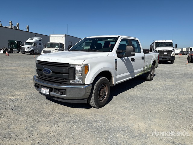 2017 Ford F-250 XL 4x2 Crew Cab Pickup