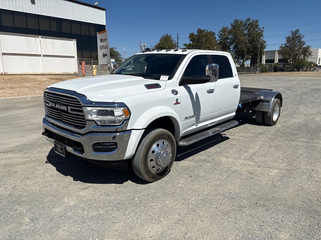 2022 Ram 5500 Laramie 4x4 Crew Cab Flatbed Truck