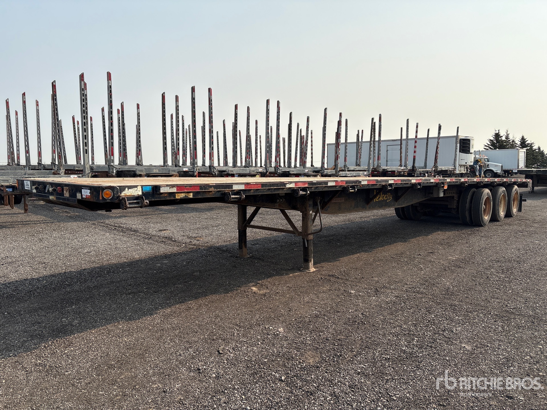 2011 Fontaine 53 ft Tri/A Flatbed Trailer