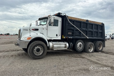 2019 Peterbilt 348 8x4 Camion à benne basculante Tri/E