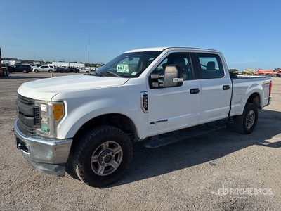 2017 Ford F-350 XL 4x4 Crew Cab Pickup