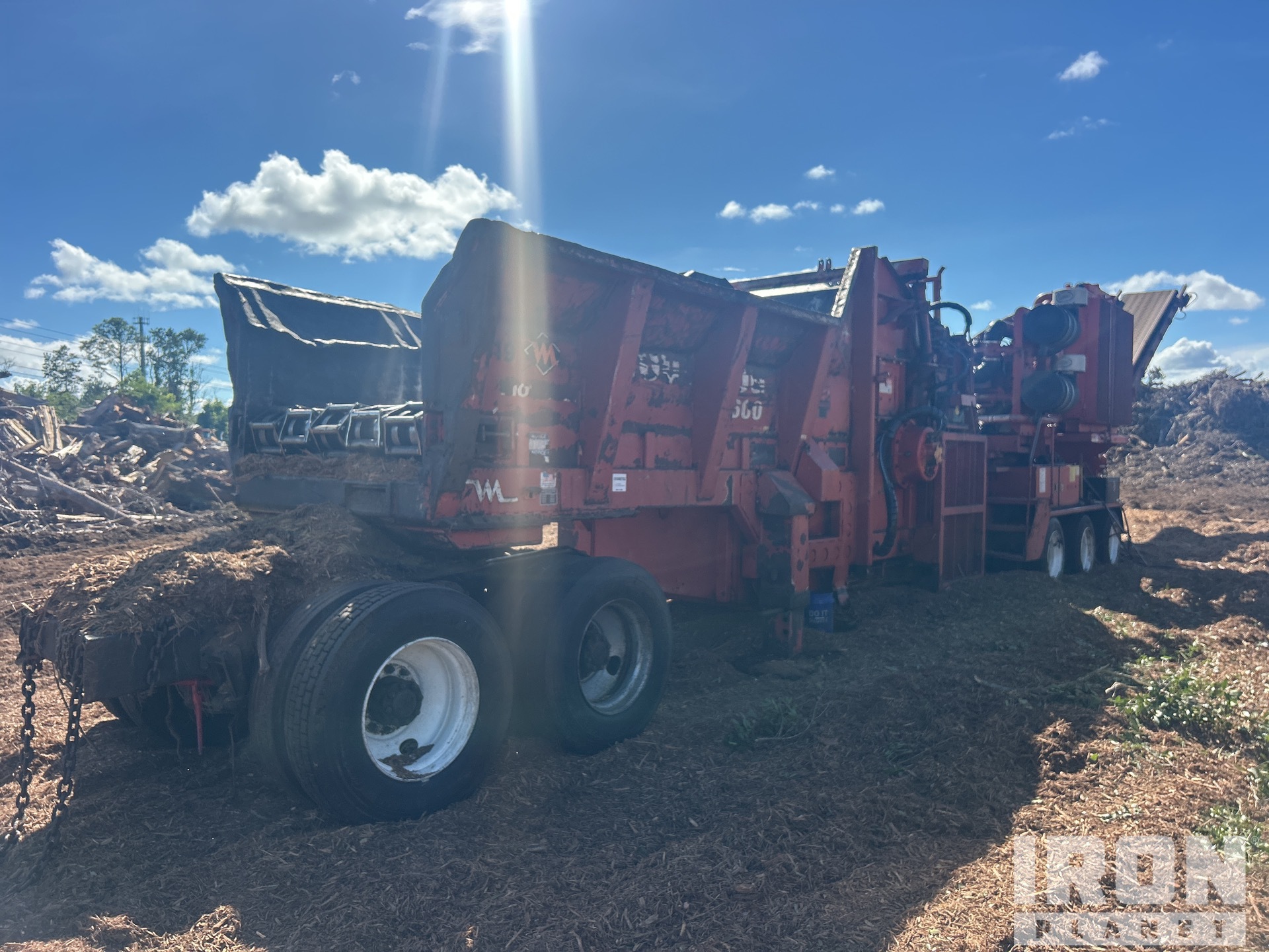 2014 Morbark 6600 Wood Hog Tri/A 水平グラインダー