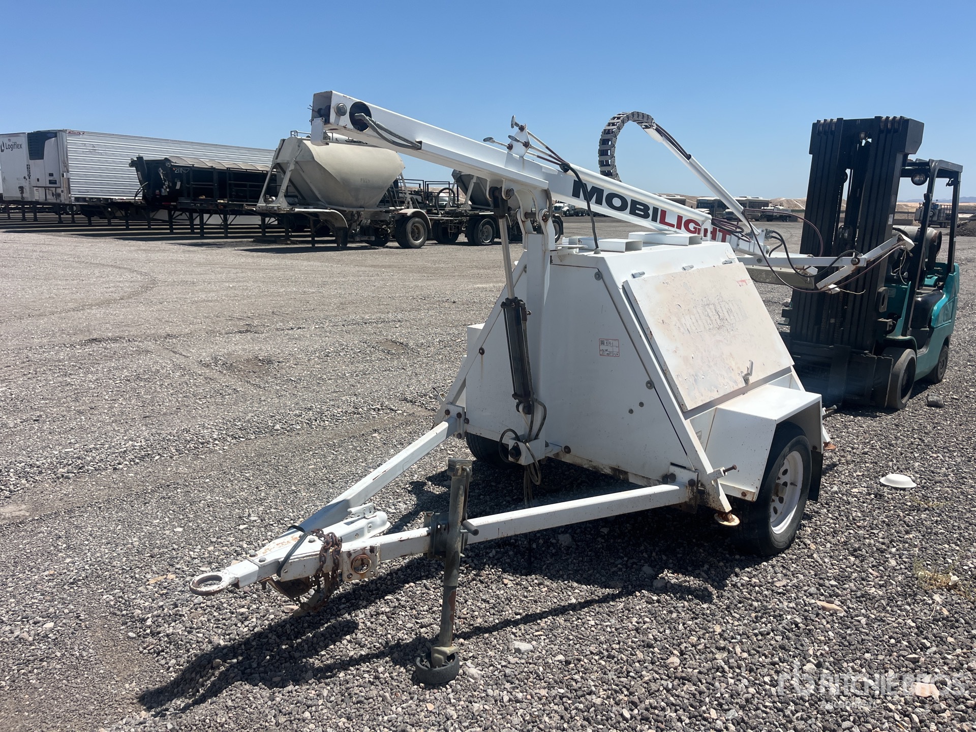 2006 Mobi-Light Light Tower (Inoperable)