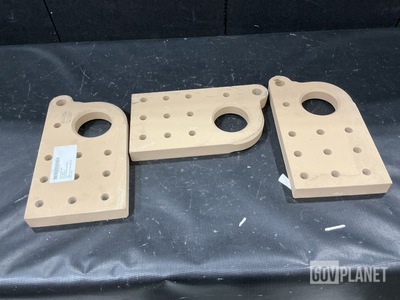 (6) Navistar Defense 3673291C5 Tow Hooks